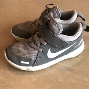 Nike Flex Contact 4 size 11c